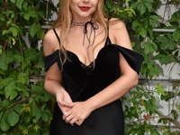 Полуобнаженная в ванной: Тина Кароль снялась в новом клипе