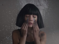 Sia посвятила новый клип стрельбе в Орландо