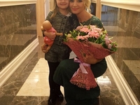 Четрехлетняя дочь Кристины Орбакайте трогательно перепела ее новый хит