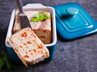 Мясной рулет в прошутто