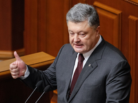 Меньше российского кино: Порошенко подписал новый закон о телевещании