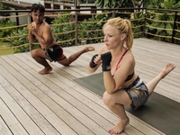 Женский взгляд: Даша Трегубова рассказала о любви к тайскому боксу