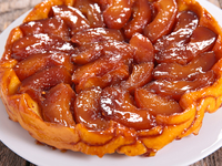 Яблочный тарт татен с корицей