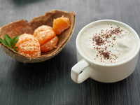 Горячий белый шоколад с кокосом