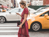 Мода на 90-е: как носить бархат этой осенью