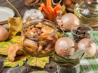 Как приготовить маринованные грибы: ТОП-5 рецептов