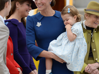Кейт Миддлтон и принц Уильям впервые взяли дочь в официальную поездку