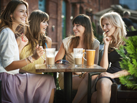 Вечеринка для девочек: слушай музыкальную подборку