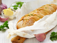 Запеченный хлеб с сыром и зеленью