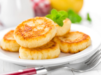 Как приготовить сырники: ТОП-5 рецептов для завтрака