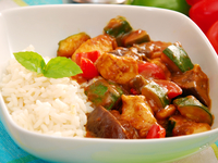 Карри из курицы с болгарским перцем и цуккини