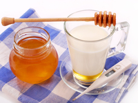 Как приготовить молоко с медом от кашля