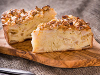 Шарлотка с орехами от Юлии Высоцкой