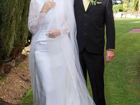 Это любовь: пара примерила свадебные наряды спустя 50 лет