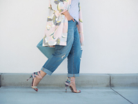 Как носить джинсы на работу: четыре способа