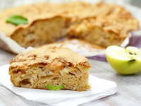 Шарлотка с яблоками в духовке