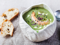 Суп-пюре из брокколи с креветками