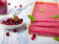 Тарт с клюквенным курдом