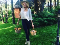 Оля Полякова рассказала, что помогает ей поддерживать фигуру