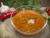 Томатный суп с рыбой и рисом