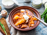 Украинский борщ со свиными ребрышками