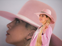 Lady Gaga "возглавит" модный дом Versace