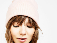 Крутые шапки для девушек, которые ненавидят головные уборы