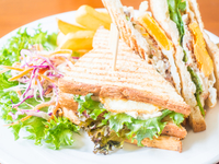 Как приготовить панини: три вкусные идеи