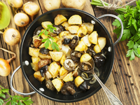 Постный жареный картофель с грибами