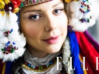 Тина Кароль снялась в свадебном наряде начала XIX века