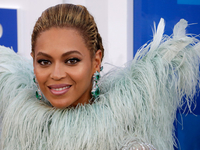 Бейонсе показала свою беременность, свадьбу и семью в новом клипе