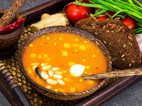 Томатный суп с фасолью