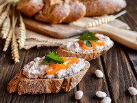 Постный паштет из фасоли с зеленью