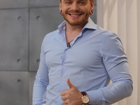 Кривошапко снова встречается с девушкой, которая старше его