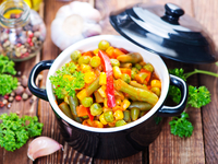 Постное рагу с кукурузой и горошком