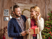 Что нельзя дарить на Новый 2017 год Петуха