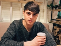 Алан Бадоев снял клип для ALEKSEEV в библиотеке Вернадского