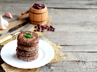 Постные котлеты из красной фасоли
