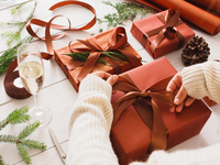 Что подарить парню на Новый год: идеи от 200 до 500 гривен