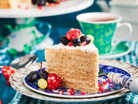 Торты на Новый год: ТОП-5 рецептов медовика