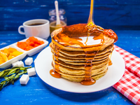 Как приготовить панкейки: три рецепта от Марты Стюарт