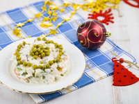 Классический рецепт Оливье с курицей