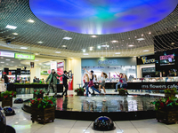 LIP DUB и модные платья для посетителей ТРЦ Караван