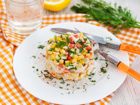 Салат из крабовых палочек с болгарским перцем