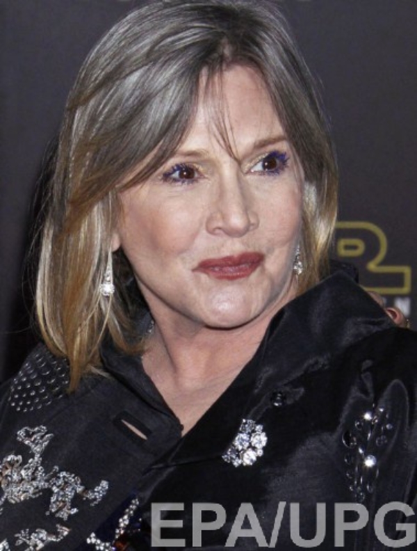 Кэрри Фишер посвятили звезду на Аллее славы