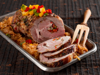 Блюда на Рождество: ТОП-5 рецептов мясного рулета