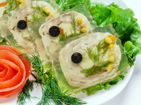 Рождественское заливное из рыбы