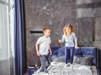 Шесть признаков, что ребенку пора спать отдельно в своей кровати