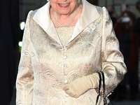 Елизавету II едва не застрелил охранник Букингемского дворца