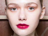 Макияж единорога, 80-е и романтика: beauty-тренды 2017